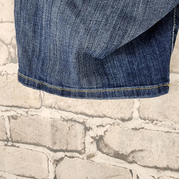 Guess Distressed Button Fly Short Dark Wash 5 Pocket Size  27 - Picture 13 of 14